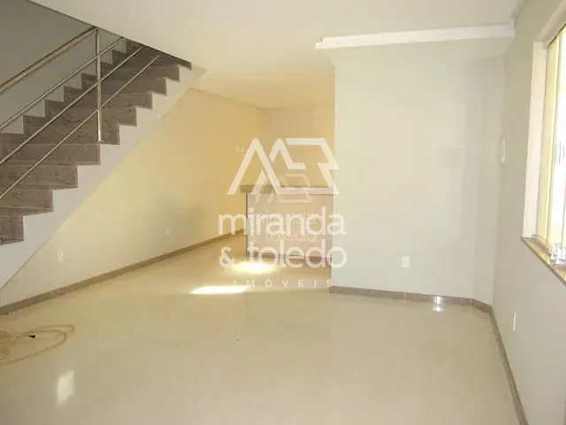 Casa com 220m² 3 quartos e 3 banheiros, à venda, no bairro Itapebussu em Guarapari
