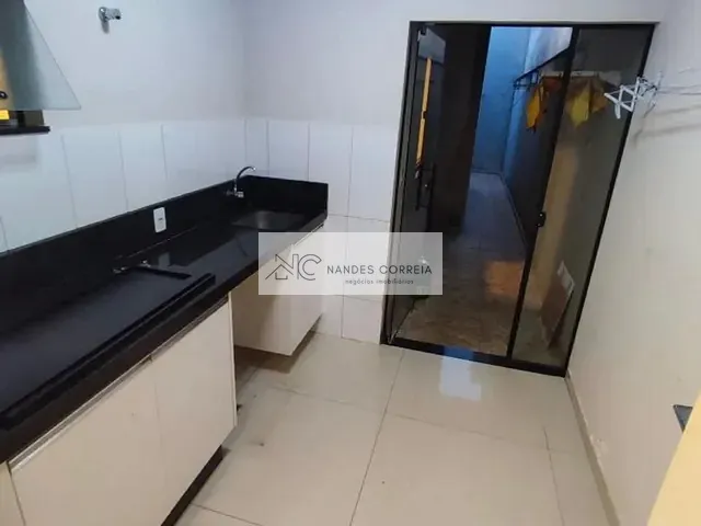 Casa 3 quartos e 2 banheiros, à venda, no bairro Catuai em Londrina