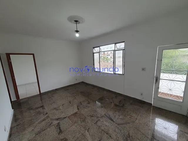Casa com 102m² 2 quartos e 1 banheiro, para alugar, no bairro Bento Ribeiro em Rio de Janeiro