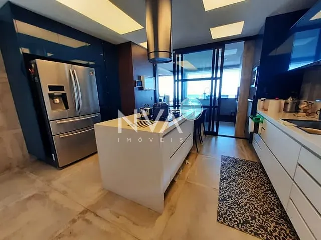Casa com 603m² 4 quartos e 6 banheiros, à venda, no bairro Itacoatiara em Niterói