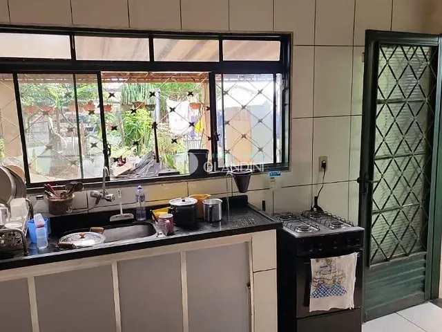 Casa com 300m² 4 quartos e 2 banheiros, à venda, no bairro Parque Residencial Itamaraty em Artur Nogueira