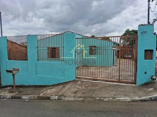 Casa com 200m² 1 quarto e 1 banheiro, à venda, no bairro Parque dos Municipios 2 em Guaxupé