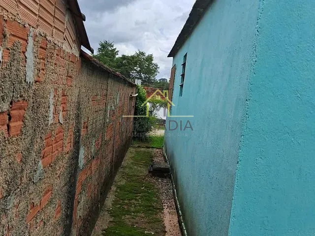 Casa com 200m² 1 quarto e 1 banheiro, à venda, no bairro Parque dos Municipios 2 em Guaxupé
