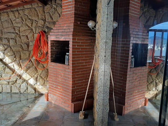 Casa 3 quartos e 3 banheiros, à venda, no bairro Dom Bosco em Juiz de Fora
