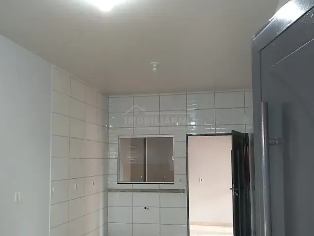 Casa 2 quartos e 1 banheiro, para alugar, no bairro Flamboyant em Chapadão do Sul
