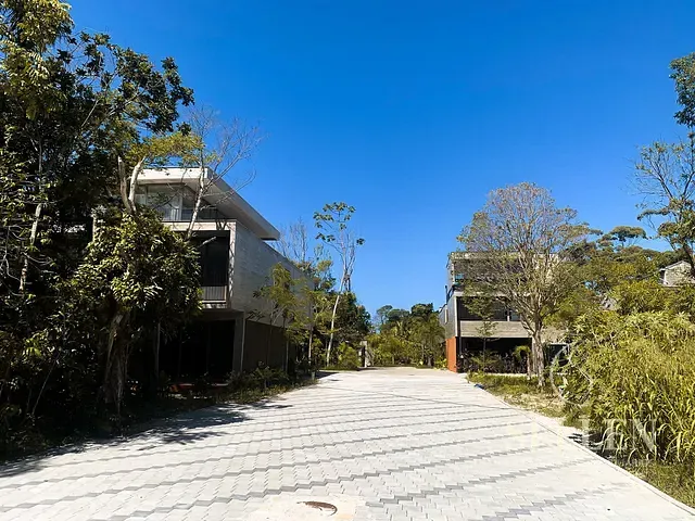 Casa 4 quartos e 1 banheiro, à venda, no bairro Praia do Estaleiro em Balneário Camboriú