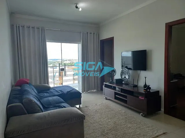 Casa com 300m² 4 quartos e 3 banheiros, à venda, no bairro Residencial Santa Rita em Pouso Alegre