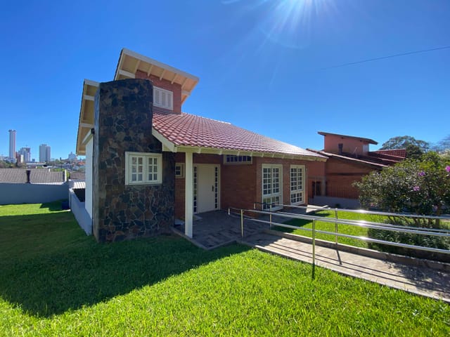 Foto do Casa - Casa para Locação 7 Quartos, 3 Suites, 2 Vagas, 218M², Palmital, Chapecó - SC | Santa Maria