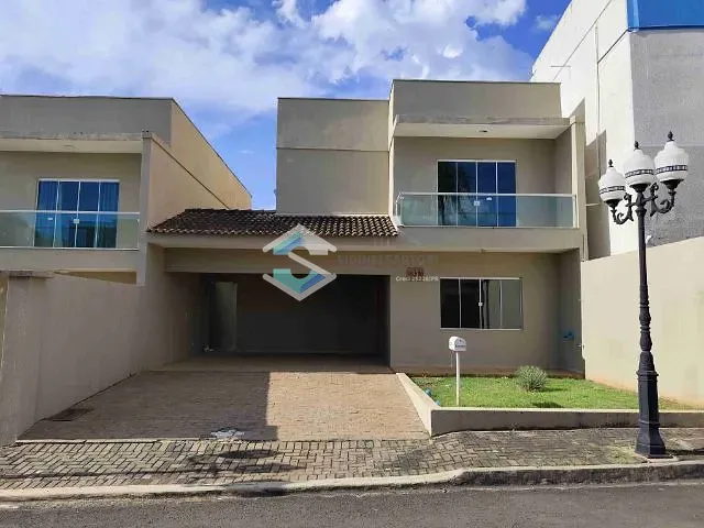 Casa 3 quartos e 4 banheiros, para alugar, no bairro Centro em Jacarezinho