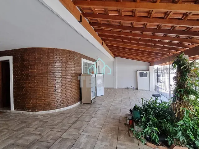 Casa com 500m² 4 quartos e 3 banheiros, à venda, no bairro Jardim de Alah em Taubaté