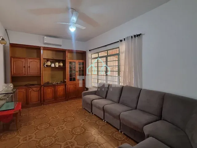 Casa com 500m² 4 quartos e 3 banheiros, à venda, no bairro Jardim de Alah em Taubaté