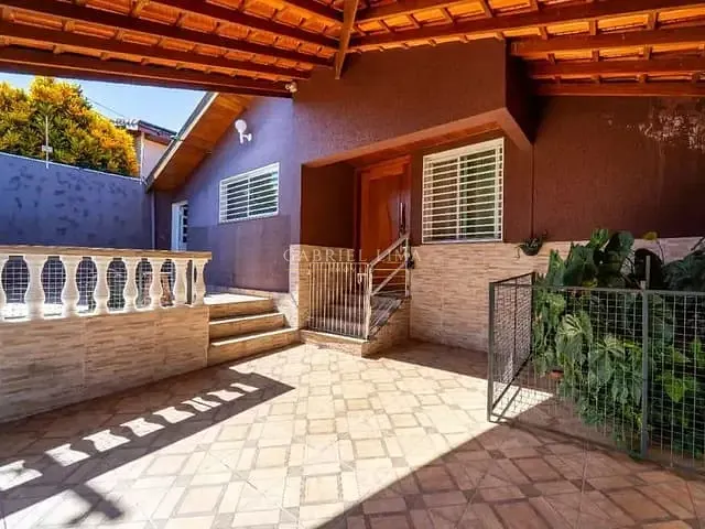 Casa 4 quartos e 2 banheiros, à venda, no bairro Parque Residencial Eloy Chaves em Jundiaí