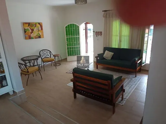 Casa com 300m² 3 quartos e 1 banheiro, à venda, no bairro Jardim Souto em São José dos Campos
