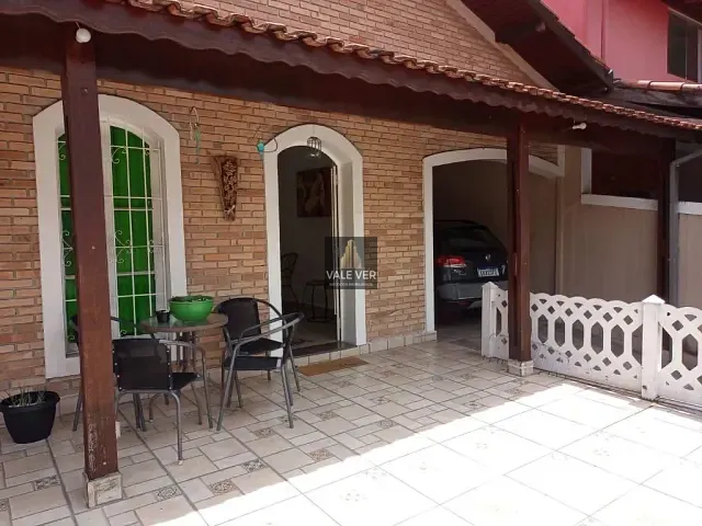 Casa com 300m² 3 quartos e 1 banheiro, à venda, no bairro Jardim Souto em São José dos Campos