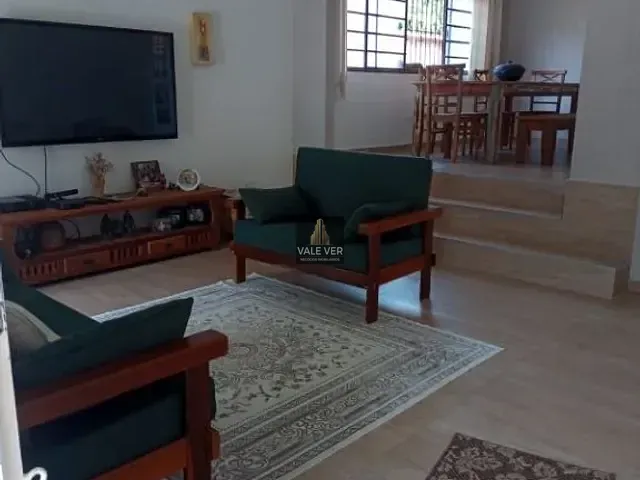 Casa com 300m² 3 quartos e 1 banheiro, à venda, no bairro Jardim Souto em São José dos Campos