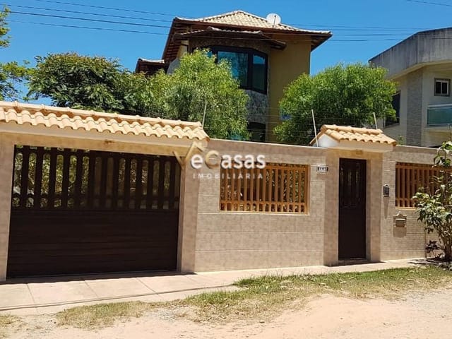 Casa com 500m² 3 quartos e 3 banheiros, à venda, no bairro Costazul em Rio das Ostras