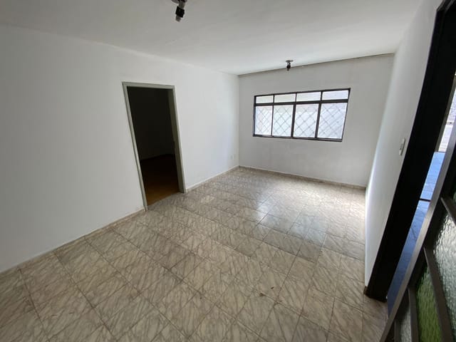 Foto do Casa - Imóvel à Venda com casa nos Fundos, no bairro Santa Terezinha, em Araxá MG | Yes Gestão Imobiliária