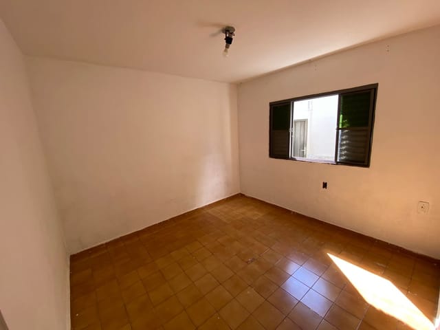 Foto do Casa - Imóvel à Venda com casa nos Fundos, no bairro Santa Terezinha, em Araxá MG | Yes Gestão Imobiliária