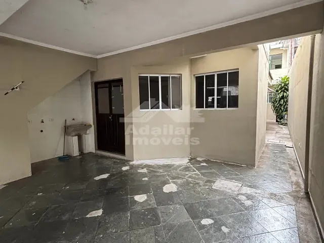 Casa 2 quartos e 1 banheiro, para alugar, no bairro Centro em Diadema