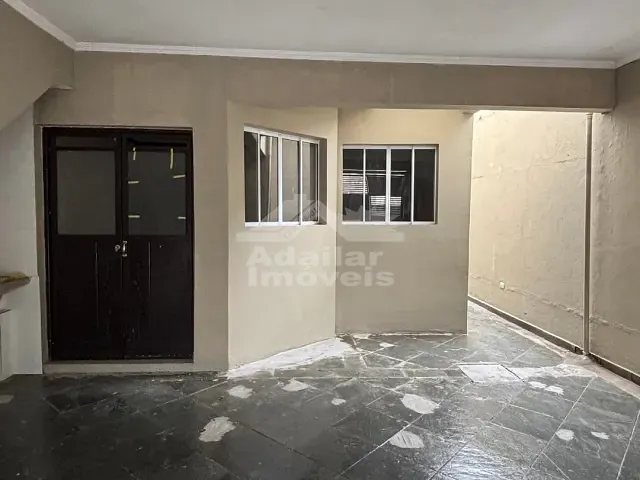 Casa 2 quartos e 1 banheiro, para alugar, no bairro Centro em Diadema