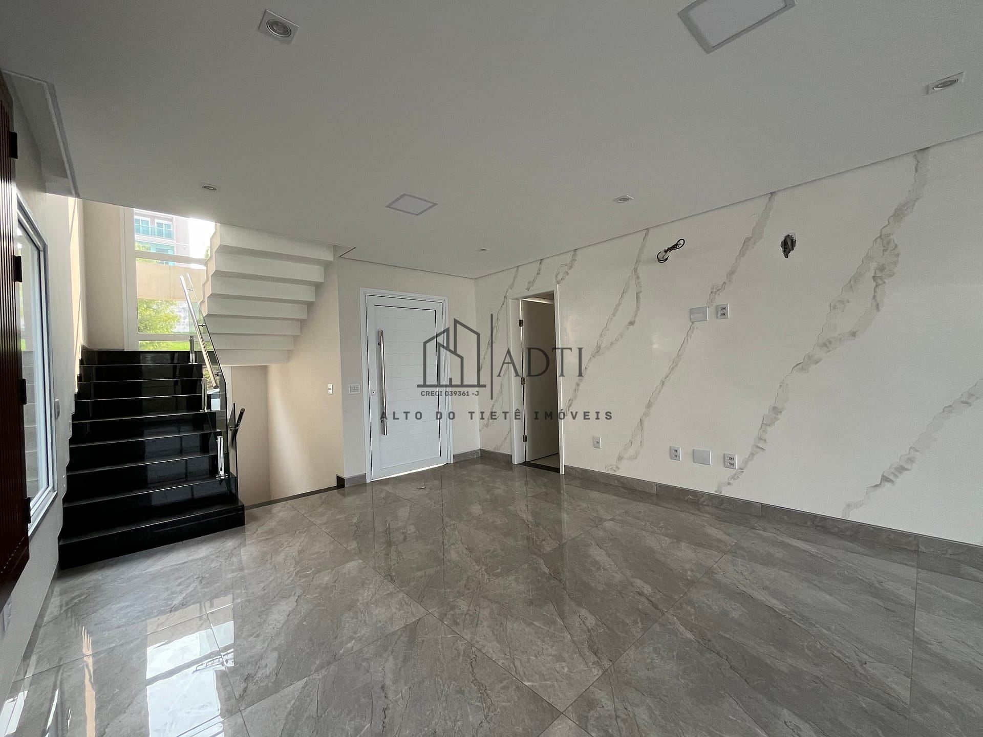 Casa, 3 quartos, 228 m² - Foto 3