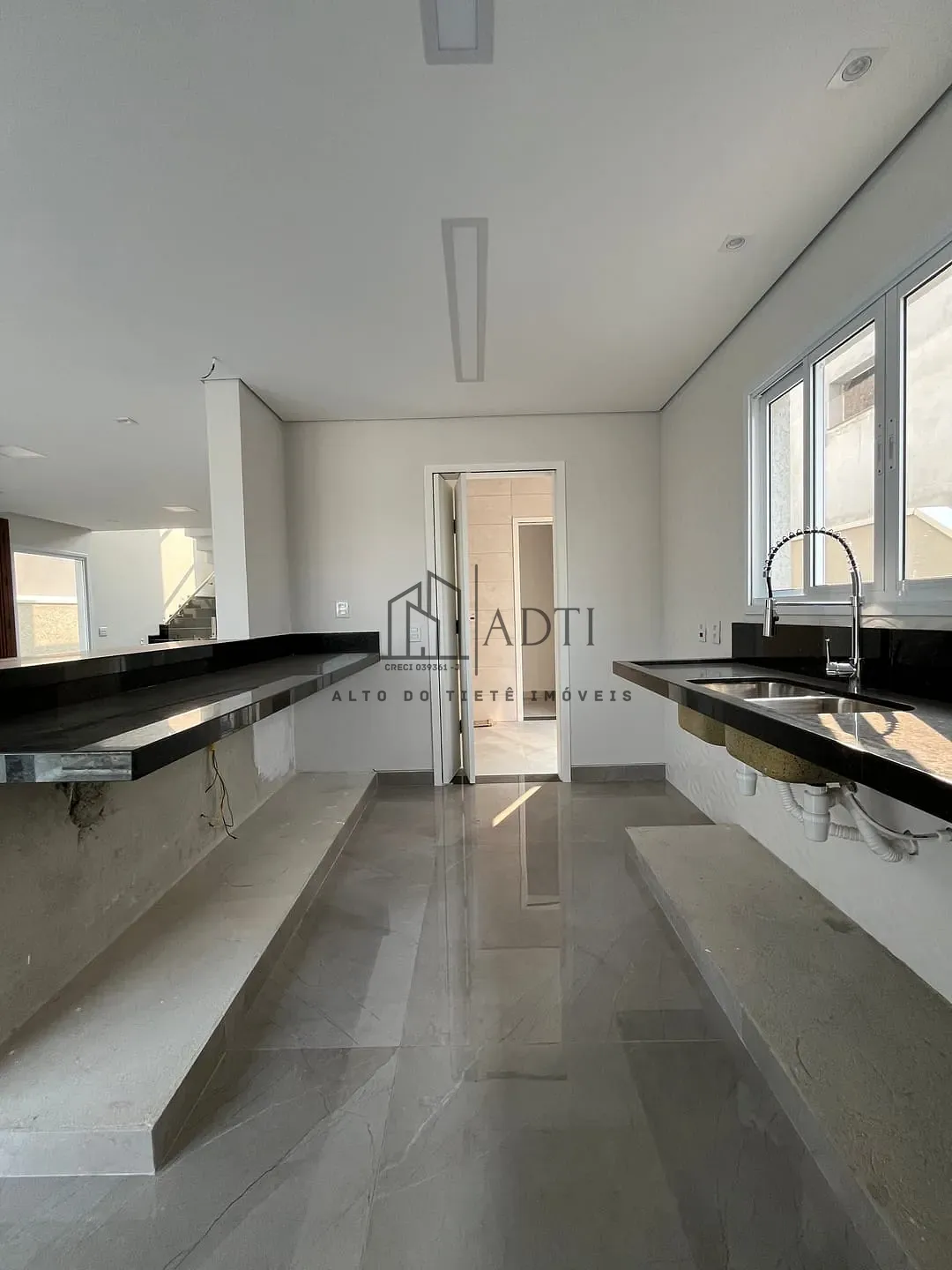 Casa, 3 quartos, 228 m² - Foto 6