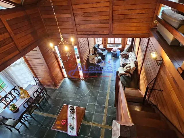 Casa com 3333m² 3 quartos e 3 banheiros, à venda, no bairro Chácaras Condomínio Recanto Pássaros II em Jacareí