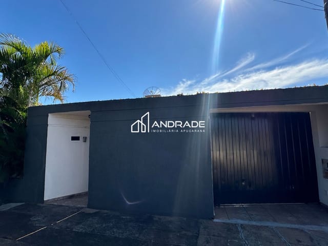 Casa com 250m² 3 quartos e 3 banheiros, à venda, no bairro Nucleo Habitacional Papa Joao Paulo I em Apucarana