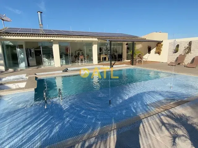 Casa com 1600m² 4 quartos e 5 banheiros, à venda, no bairro Nova Ourinhos em Ourinhos