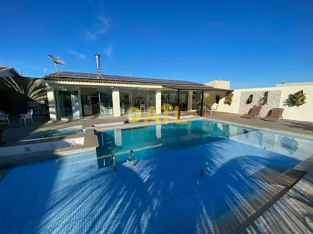 Casa com 1600m² 4 quartos e 5 banheiros, à venda, no bairro Nova Ourinhos em Ourinhos