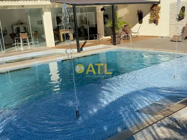 Casa com 1600m² 4 quartos e 5 banheiros, à venda, no bairro Nova Ourinhos em Ourinhos