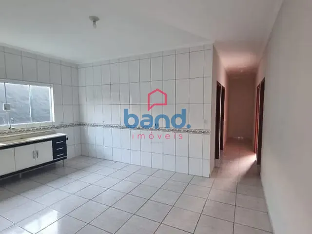 Casa com 250m² 2 quartos e 2 banheiros, à venda ou para alugar, no bairro Parque Residencial Célia Maria em Porto Feliz