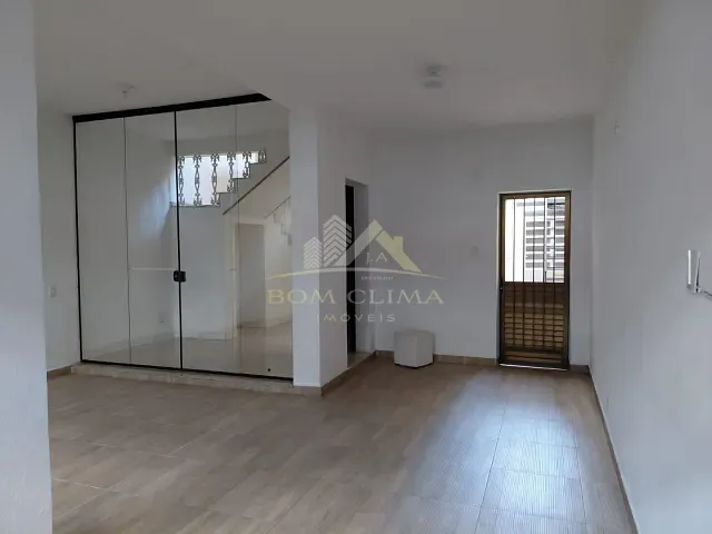 Casa 3 quartos e 2 banheiros, à venda, no bairro Manoel Honório em Juiz de Fora