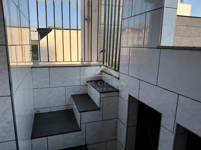 Casa 3 quartos e 2 banheiros, à venda, no bairro Manoel Honório em Juiz de Fora