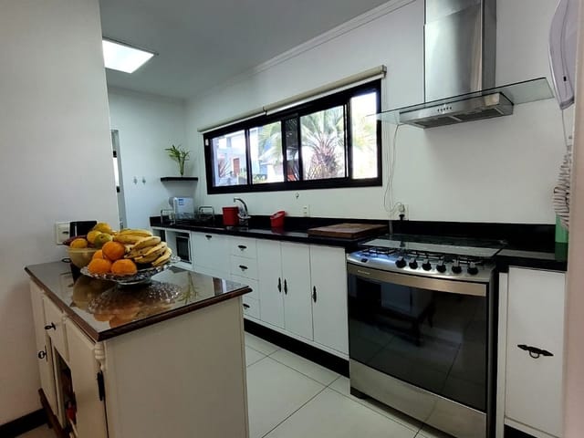 Casa com 420m² 2 quartos e 2 banheiros, à venda, no bairro Cachoeira do Bom Jesus em Florianópolis