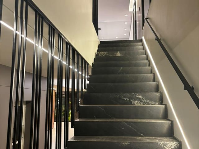 Casa 4 quartos e 6 banheiros, à venda, no bairro Parque Universitário em Franca