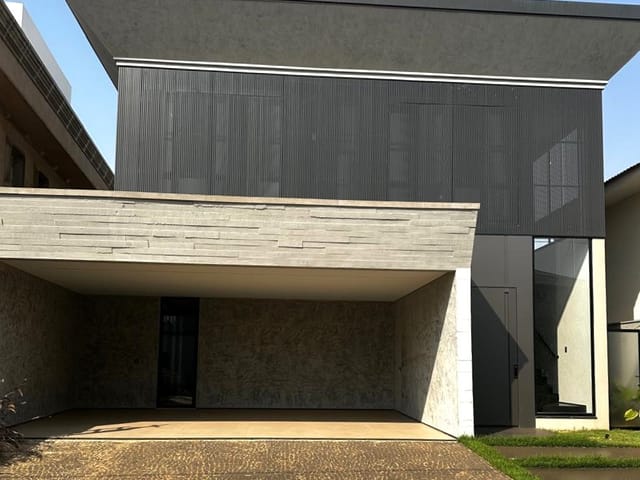 Casa 4 quartos e 6 banheiros, à venda, no bairro Parque Universitário em Franca