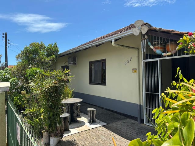 Casa com 252m² 3 quartos e 2 banheiros, à venda, no bairro Centro em Penha