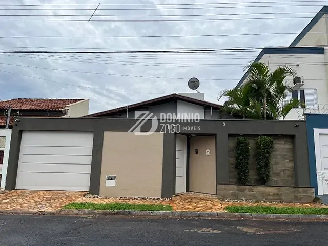 Casa com 336m² 4 quartos e 4 banheiros, à venda, no bairro Jardim São Bento em Uberaba