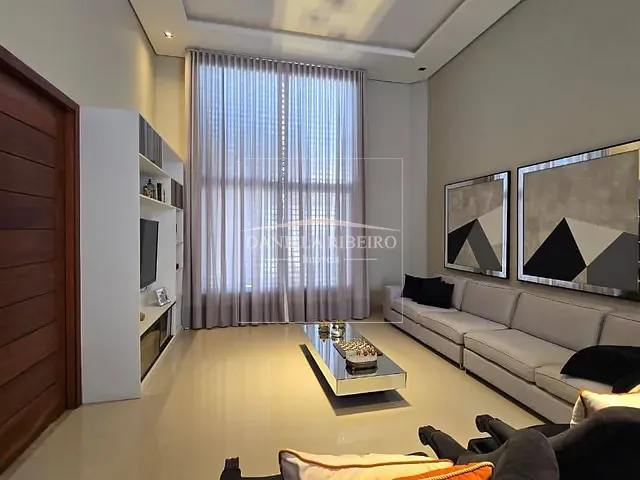 Casa com 300m² 3 quartos e 4 banheiros, à venda, no bairro Esperança em Londrina