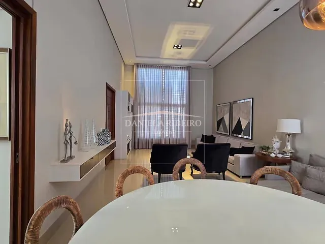 Casa com 300m² 3 quartos e 4 banheiros, à venda, no bairro Esperança em Londrina