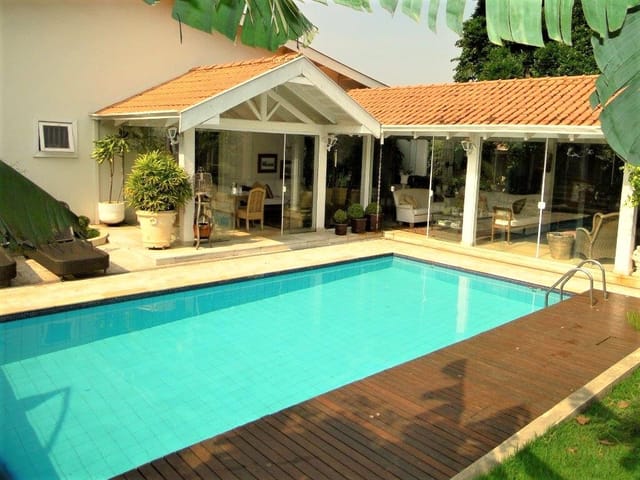 Casa com 1080m² 4 quartos e 5 banheiros, à venda, no bairro Jardim Presidente em Londrina