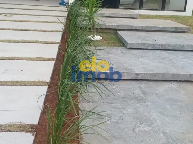Casa com 278m² 4 quartos e 5 banheiros, à venda, no bairro Universitário em Caruaru