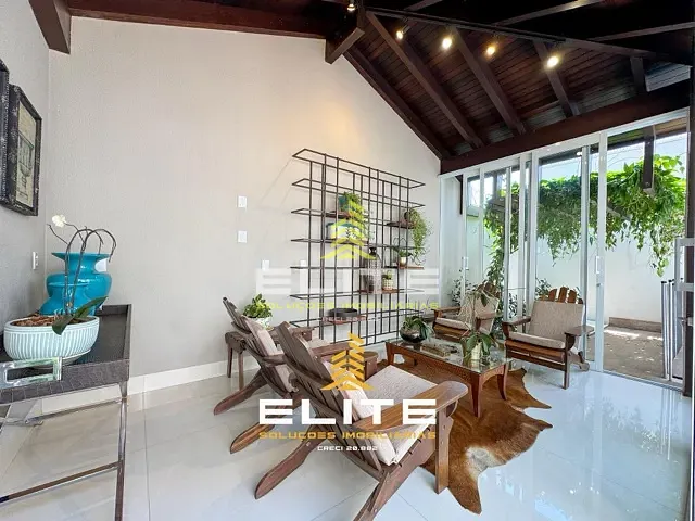 Casa com 469m² 4 quartos e 6 banheiros, à venda, no bairro Vila Romana em Sorriso