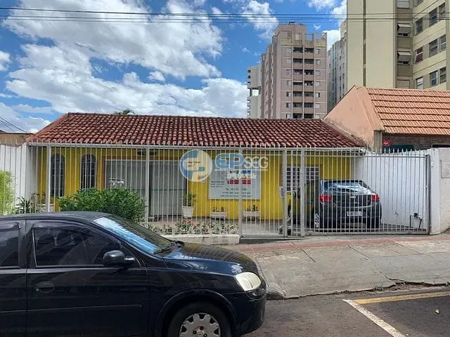 Casa com 312m², à venda, no bairro Centro em Londrina