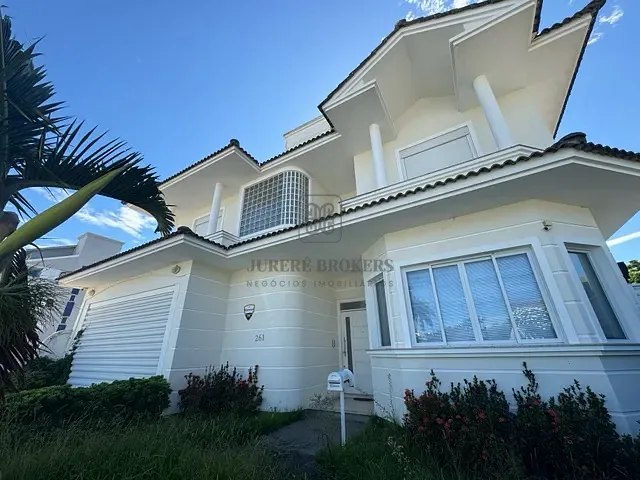 Casa com 450m² 4 quartos e 5 banheiros, à venda, no bairro Jurerê em Florianópolis