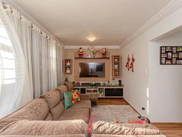 Casa com 200m² 3 quartos e 3 banheiros, à venda, no bairro Cidade Industrial em Curitiba