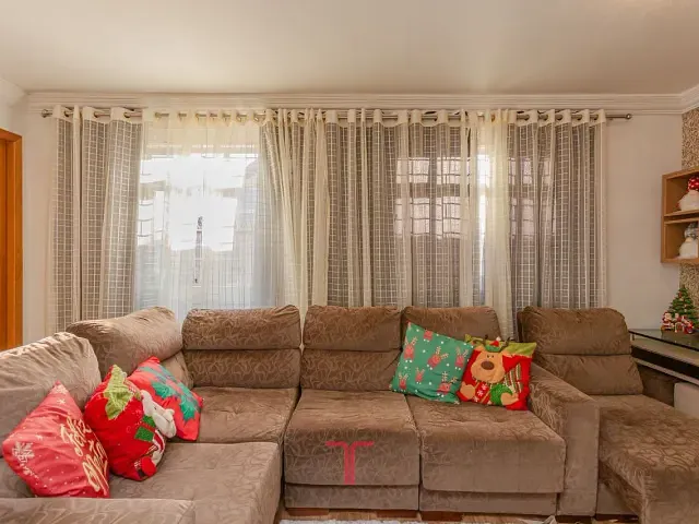 Casa com 200m² 3 quartos e 3 banheiros, à venda, no bairro Cidade Industrial em Curitiba
