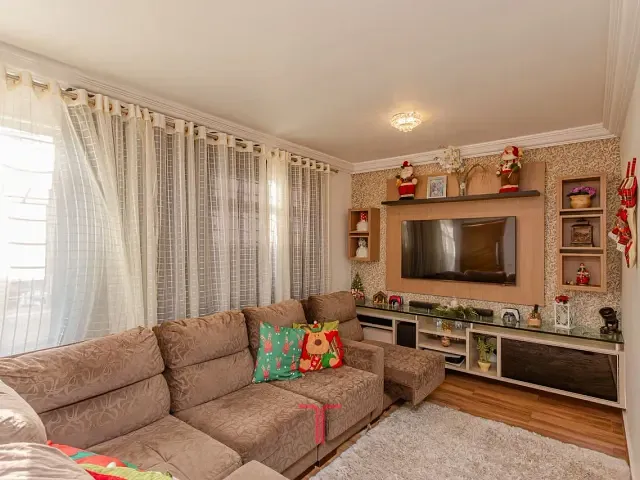 Casa com 200m² 3 quartos e 3 banheiros, à venda, no bairro Cidade Industrial em Curitiba