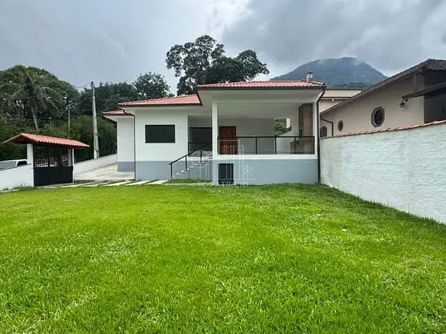 Casa com 435m² 3 quartos e 2 banheiros, à venda, no bairro Caneca Fina em Guapimirim